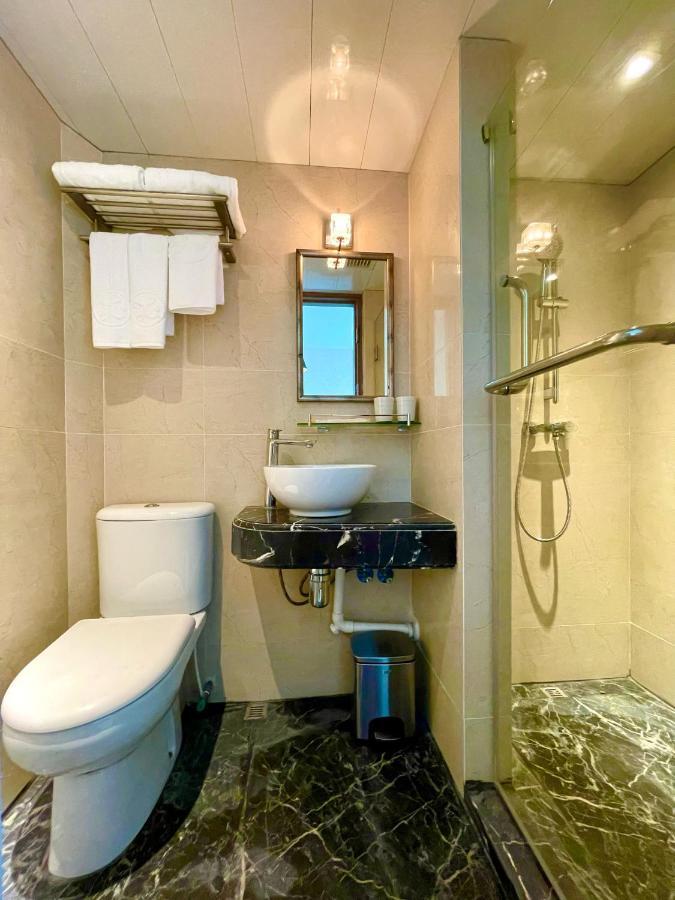 Lander Grand Hotel Гонконг Экстерьер фото