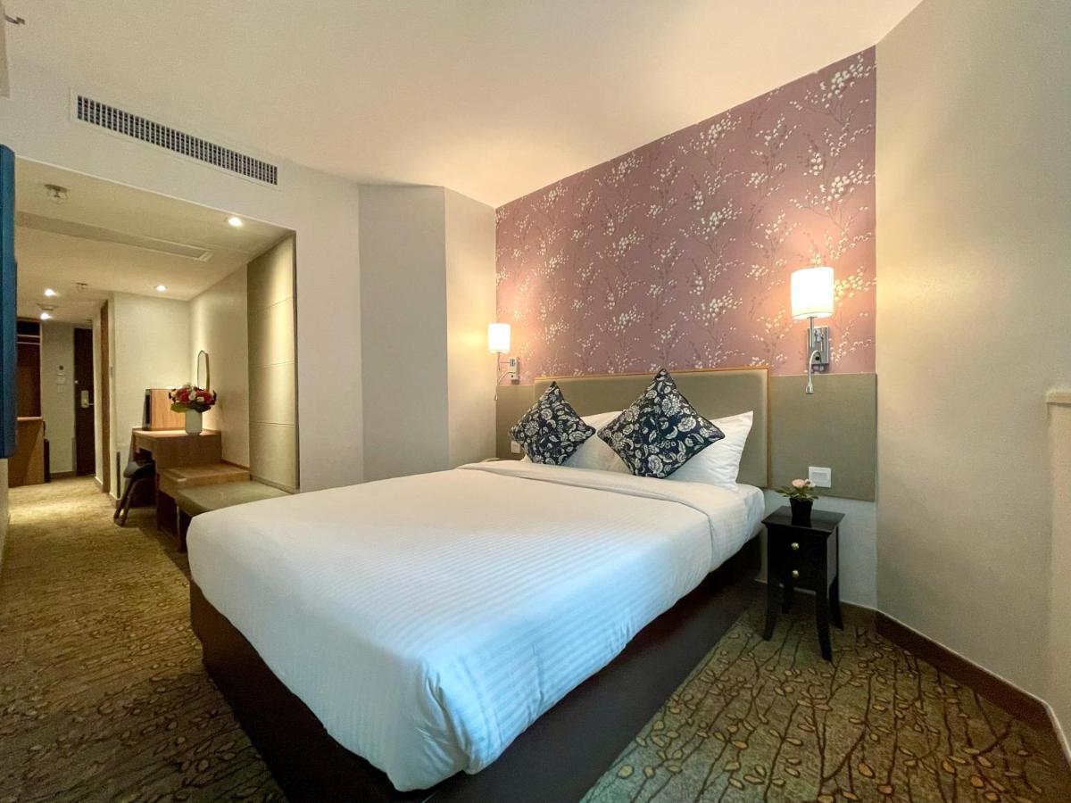 Lander Grand Hotel Гонконг Экстерьер фото