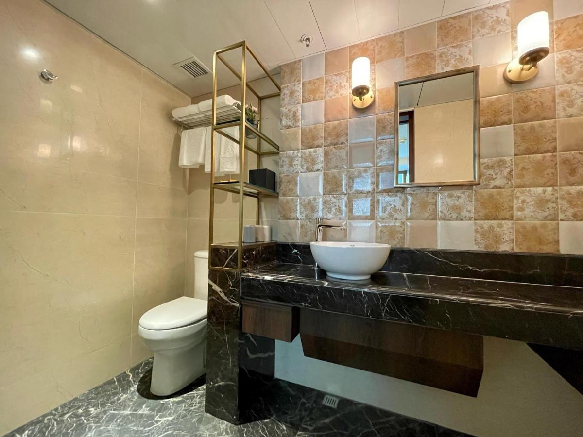Lander Grand Hotel Гонконг Экстерьер фото